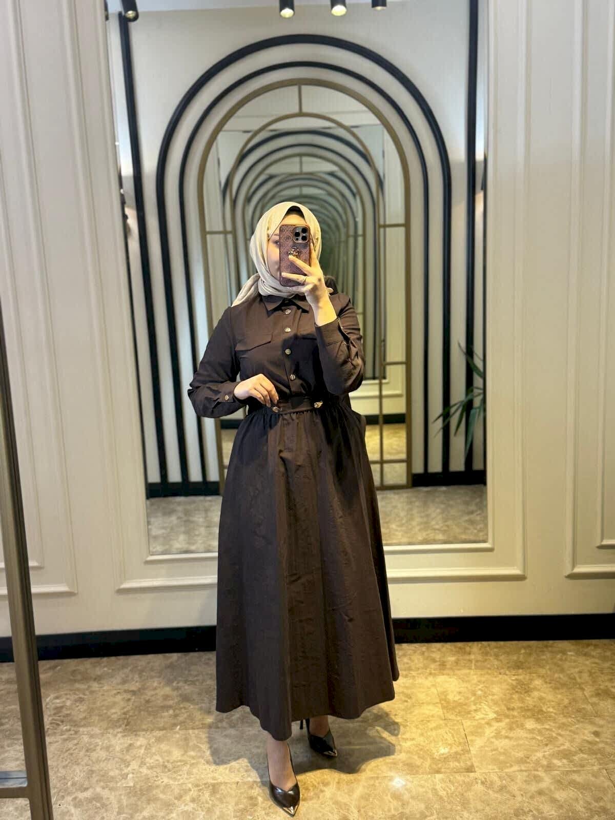 MSM NAKIŞLI KEMERLİ ELBİSE KAHVERENGİ