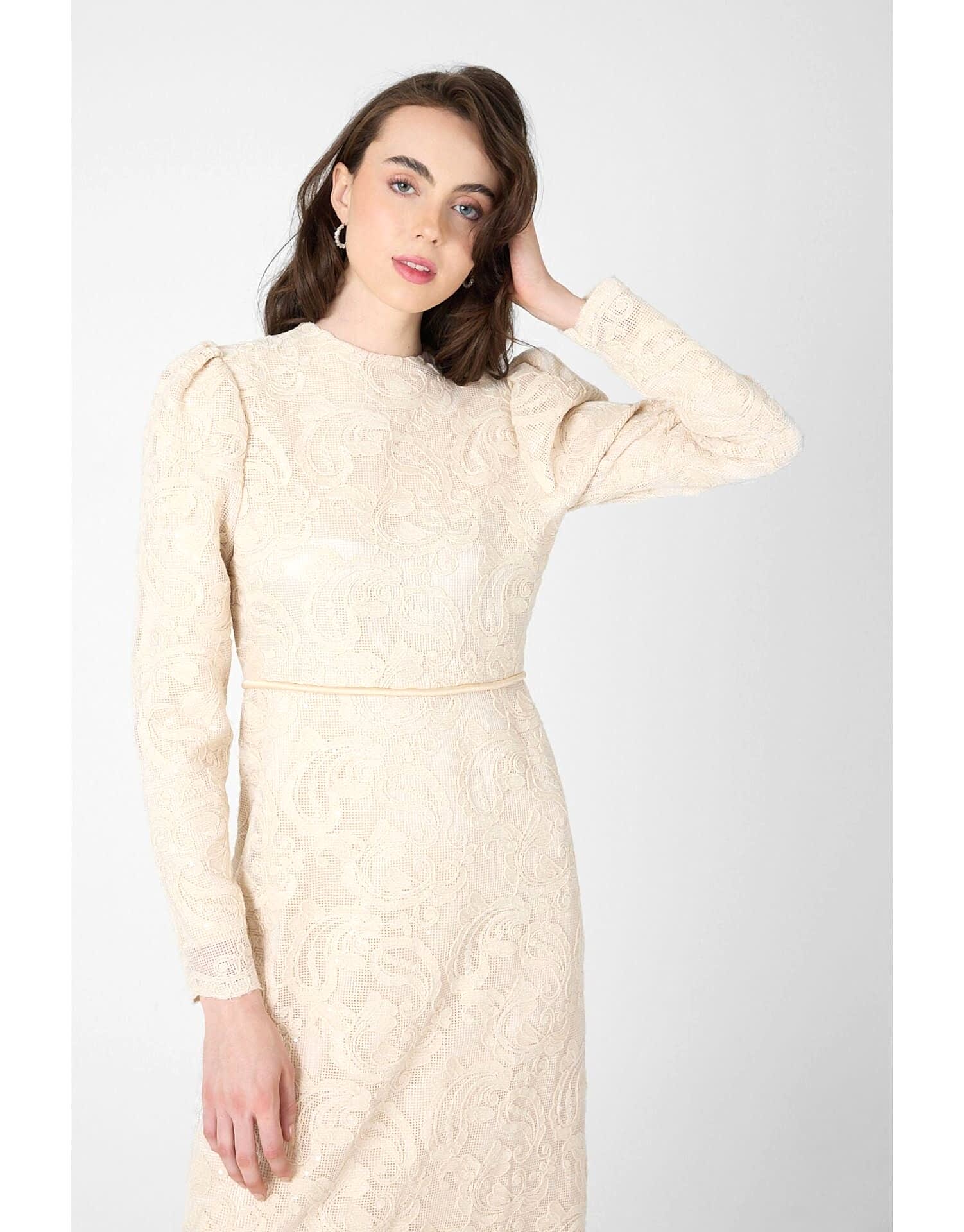 SELVİ ÇETİN ZARİF DANTELLİ ELBİSE BEJ