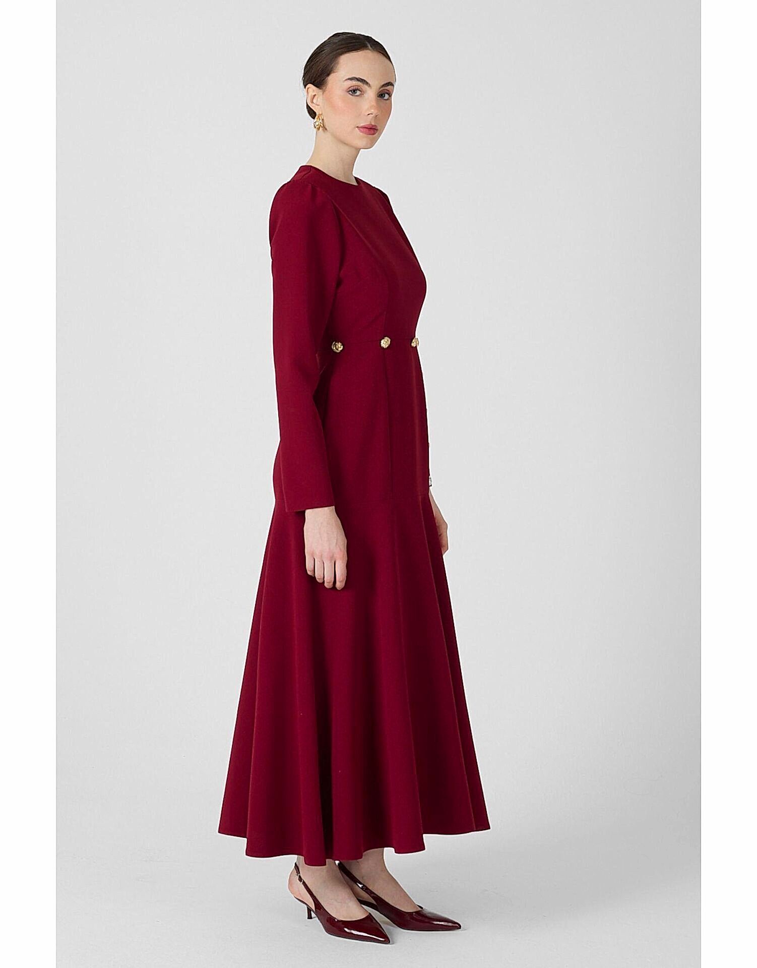 SELVİ ÇETİN GOLD DÜĞMELİ VOLAN ELBİSE