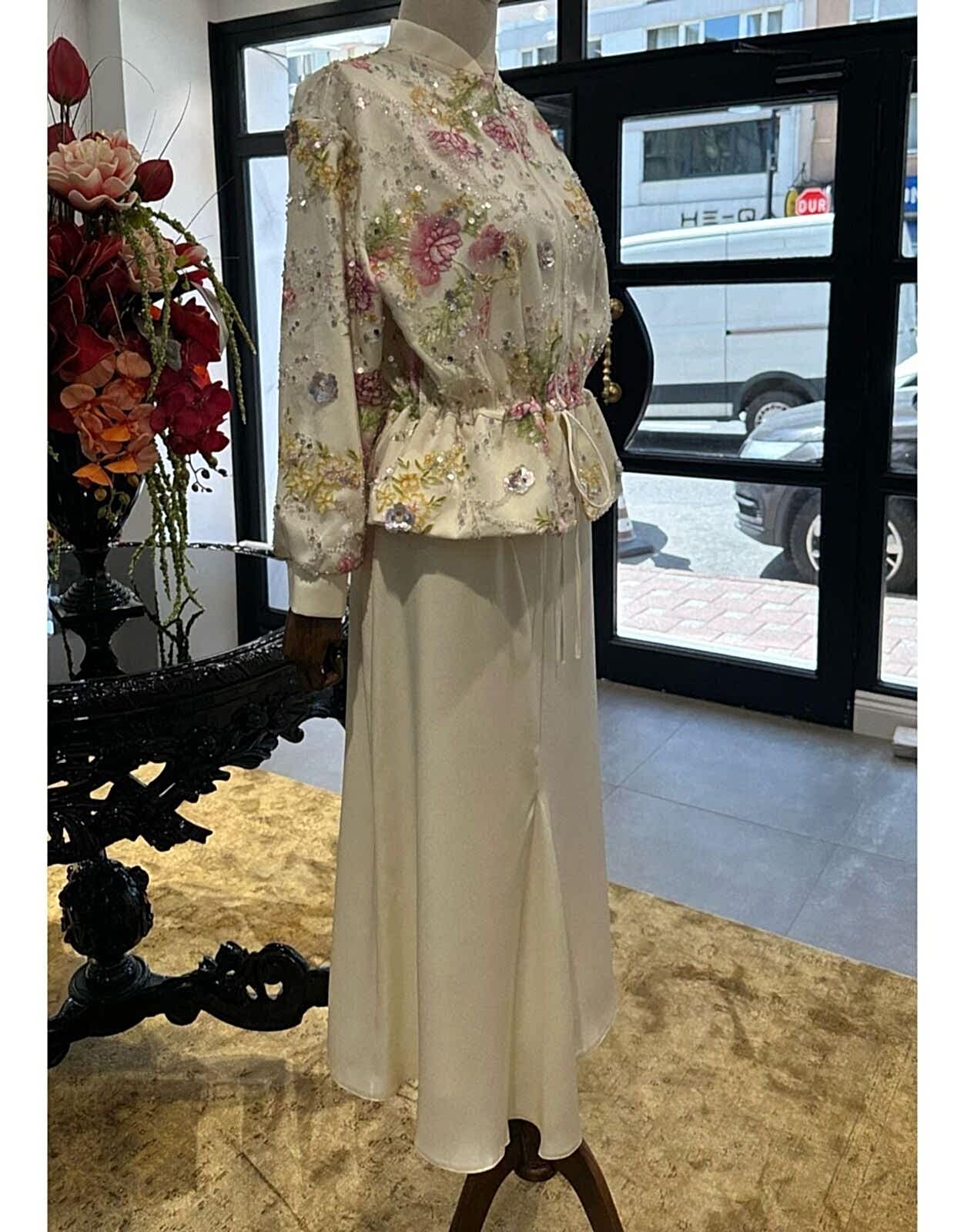 SELVİ ÇETİN BALON EKRU