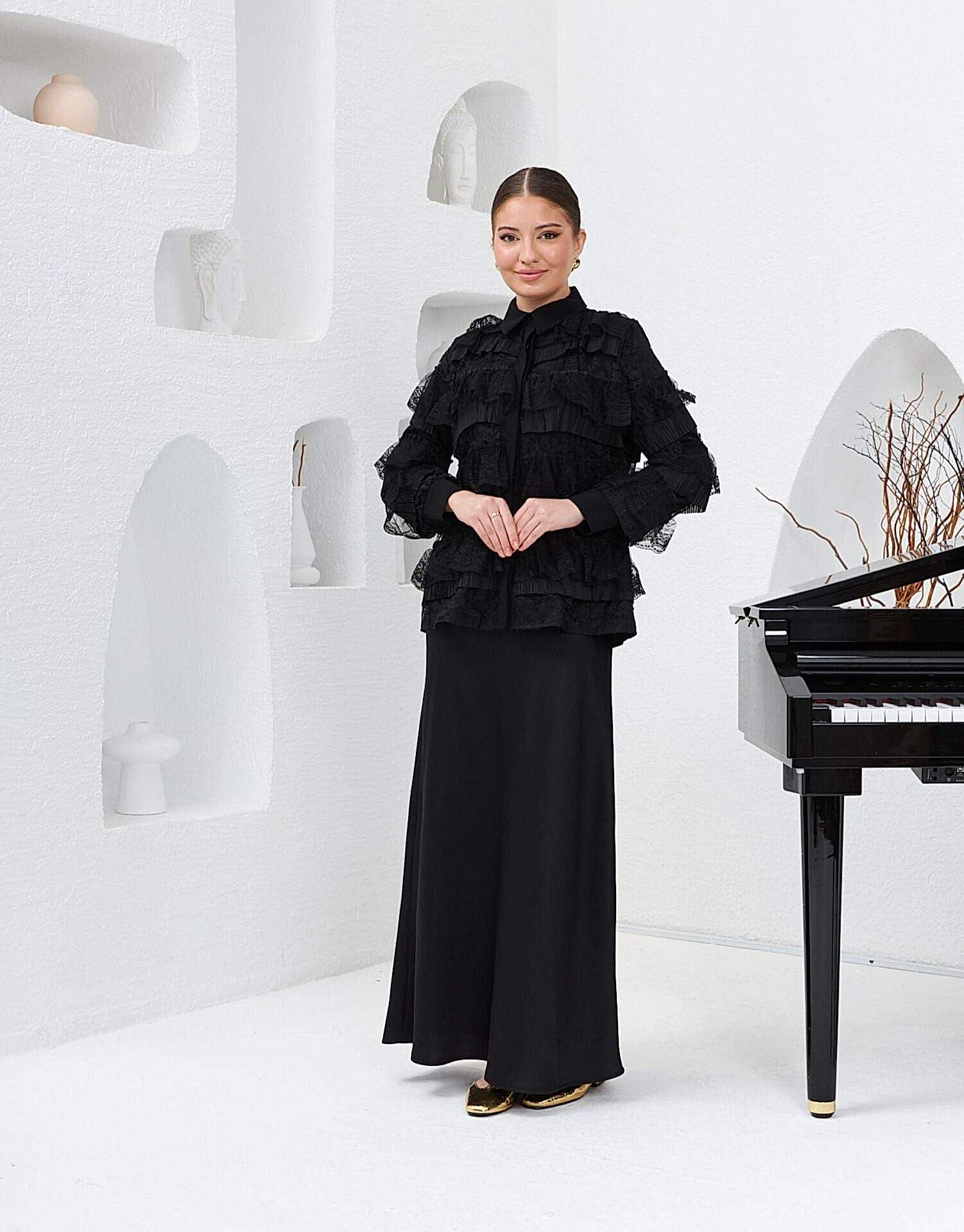 SELVİ ÇETİN  SATEN ETEK SİYAH