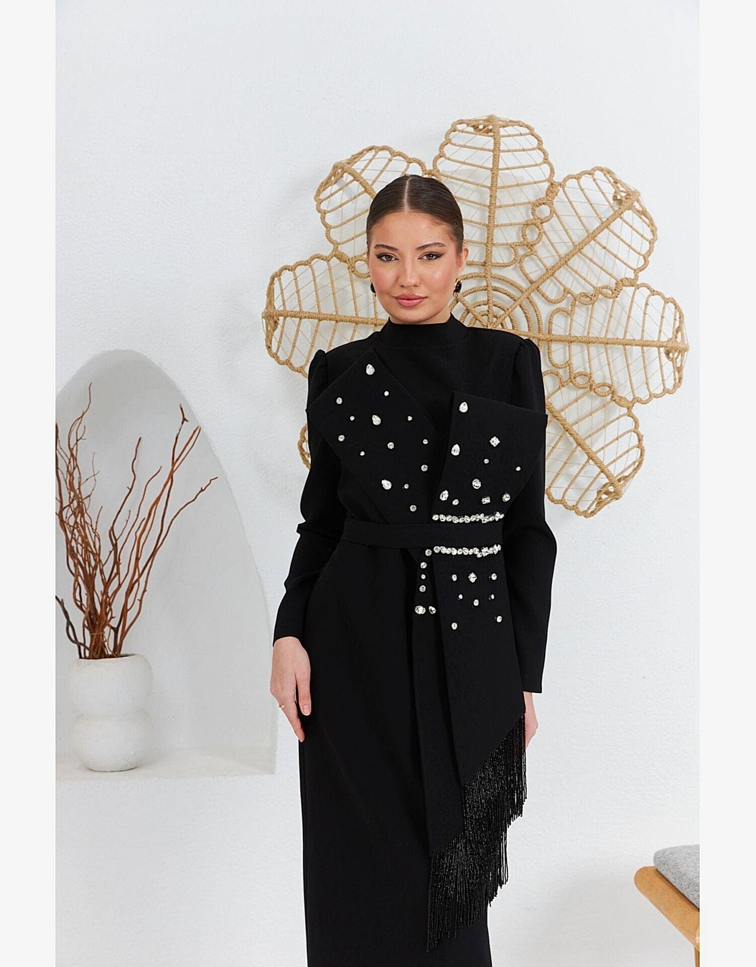 ÖNÜ FİYONK DETAYLI ABİYE Siyah